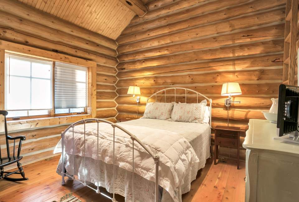 Clifftops Bluff Cabin - Monteagle, Tennessee