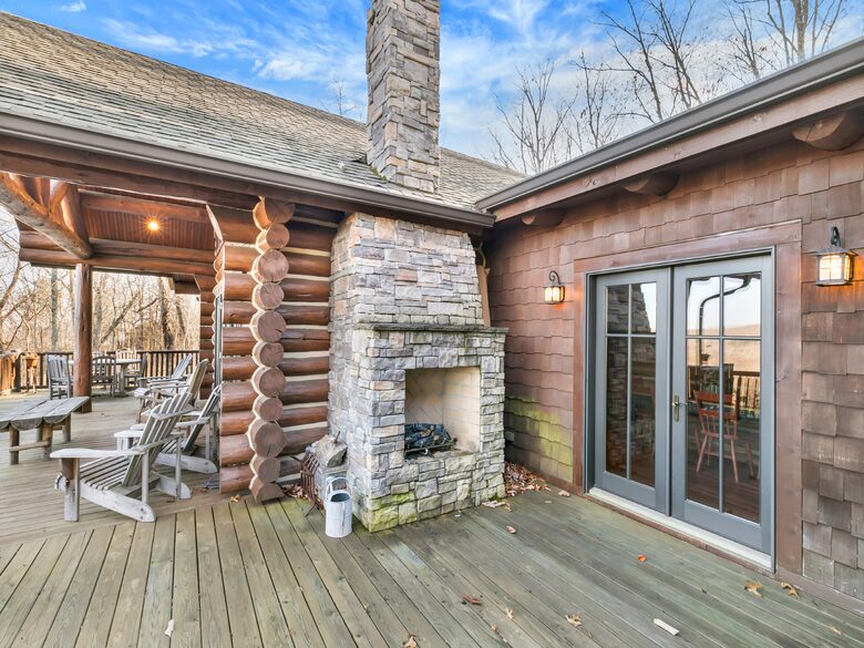 Clifftops Bluff Cabin - Monteagle, Tennessee