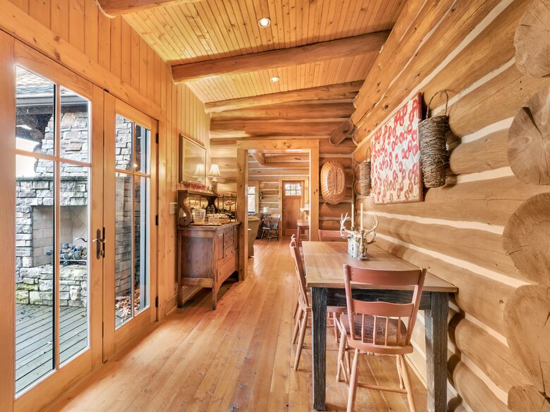 Clifftops Bluff Cabin - Monteagle, Tennessee