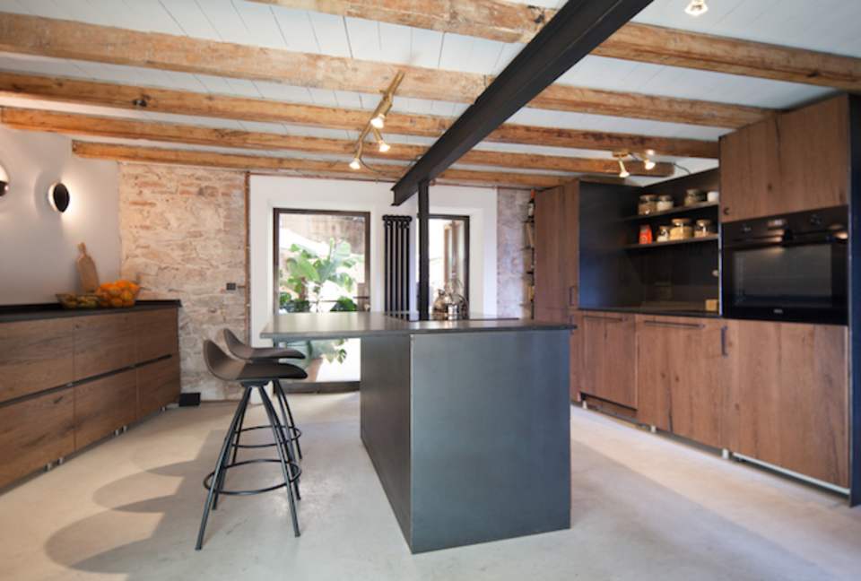 Stylish Apartment in Central Barcelona - Barcelona, Spain