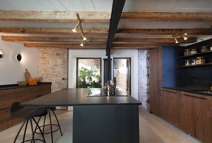 Stylish Apartment in Central Barcelona - Barcelona, Spain