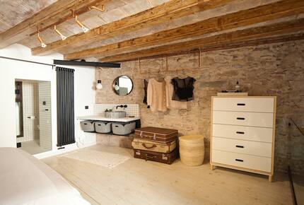 Stylish Apartment in Central Barcelona - Barcelona, Spain