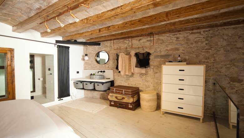 Stylish Apartment in Central Barcelona - Barcelona, Spain