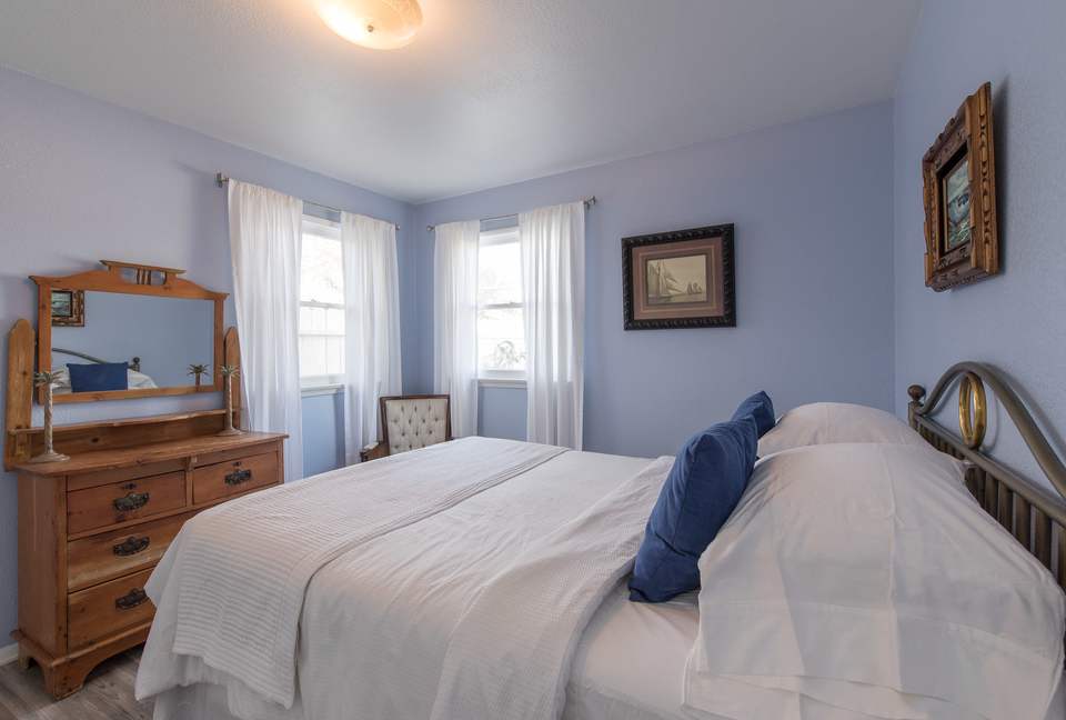 The Original Ventura Beach Cottage - Ventura, California