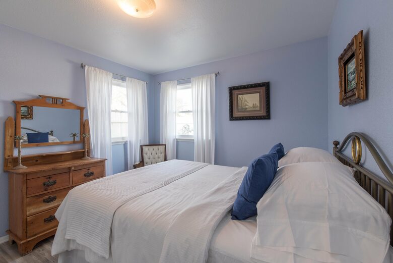 The Original Ventura Beach Cottage - Ventura, California