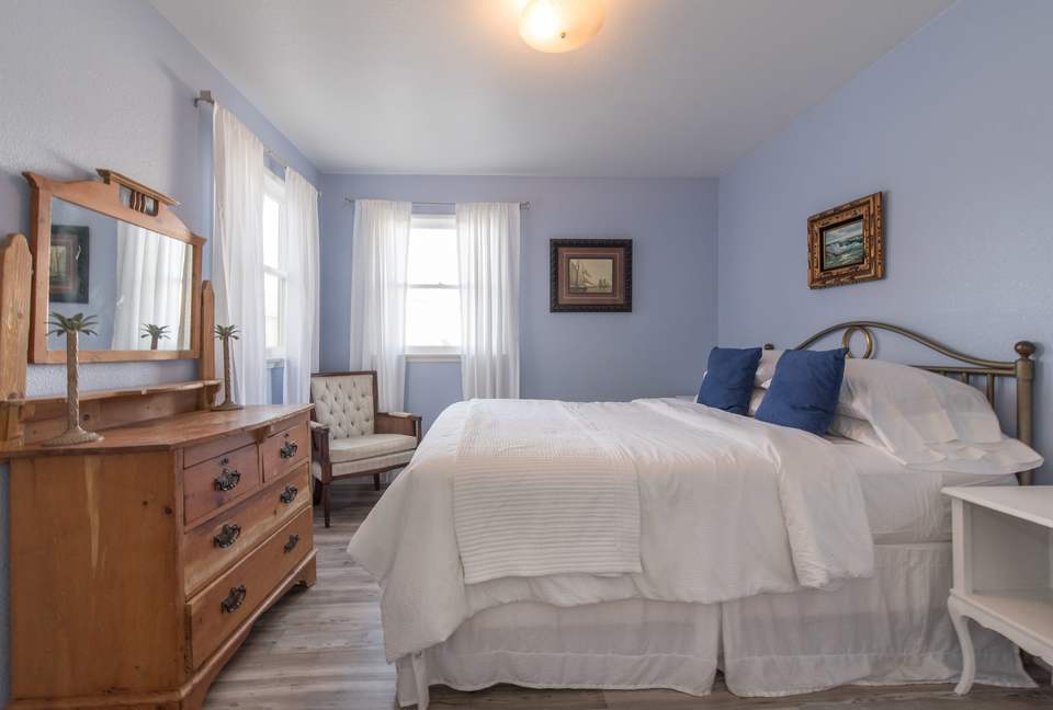 The Original Ventura Beach Cottage - Ventura, California