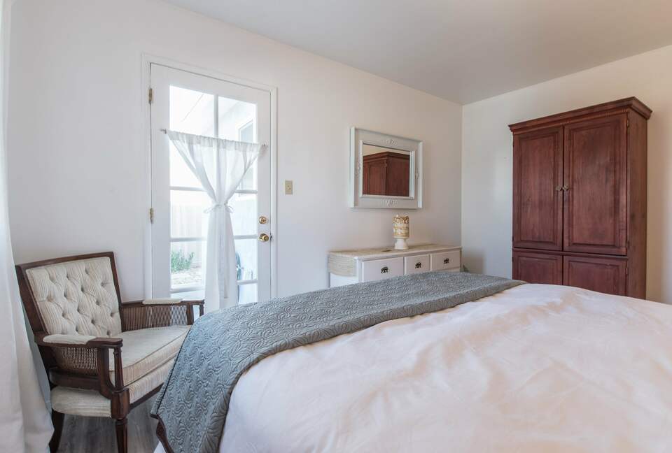 The Original Ventura Beach Cottage - Ventura, California