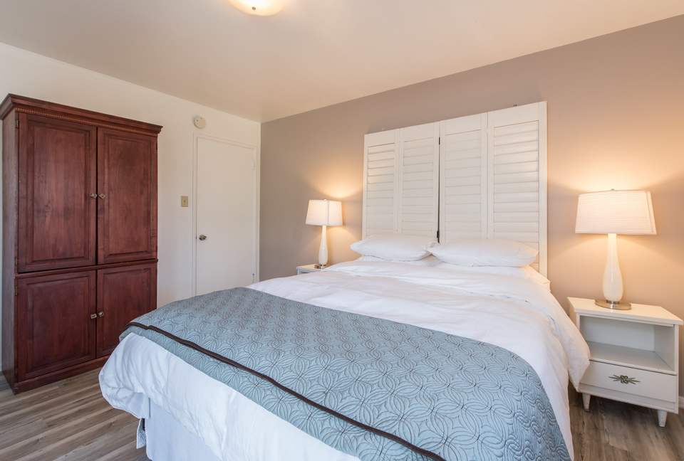 The Original Ventura Beach Cottage - Ventura, California