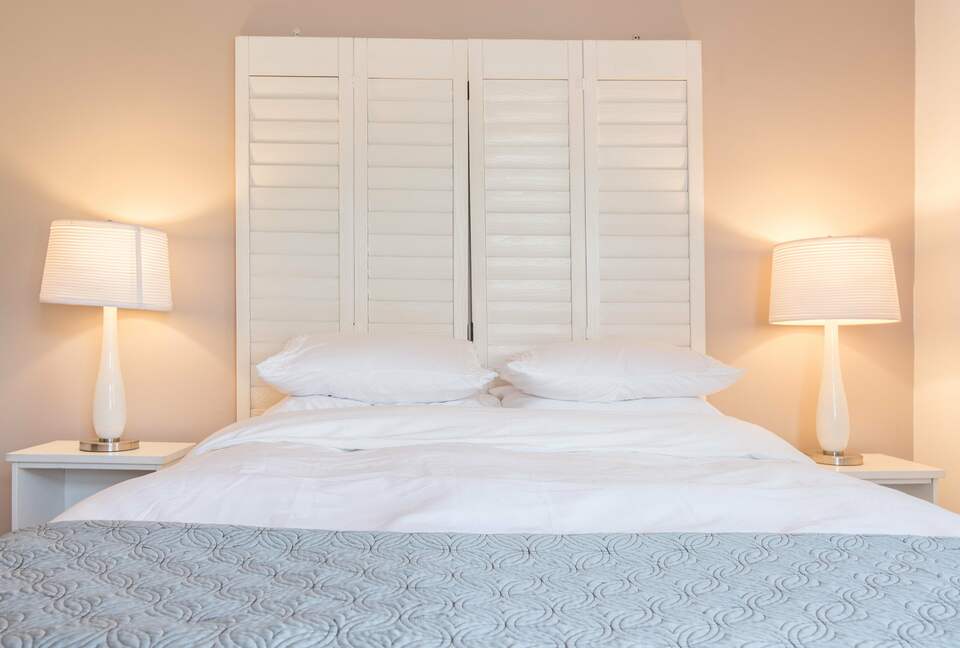 The Original Ventura Beach Cottage - Ventura, California