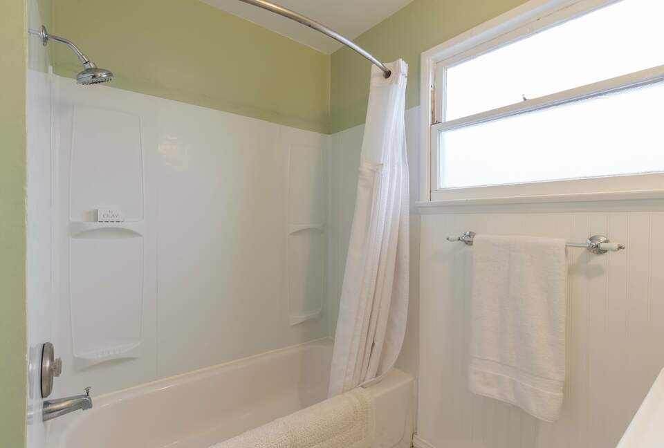 The Original Ventura Beach Cottage - Ventura, California