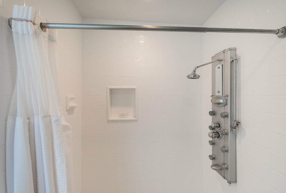 The Original Ventura Beach Cottage - Ventura, California