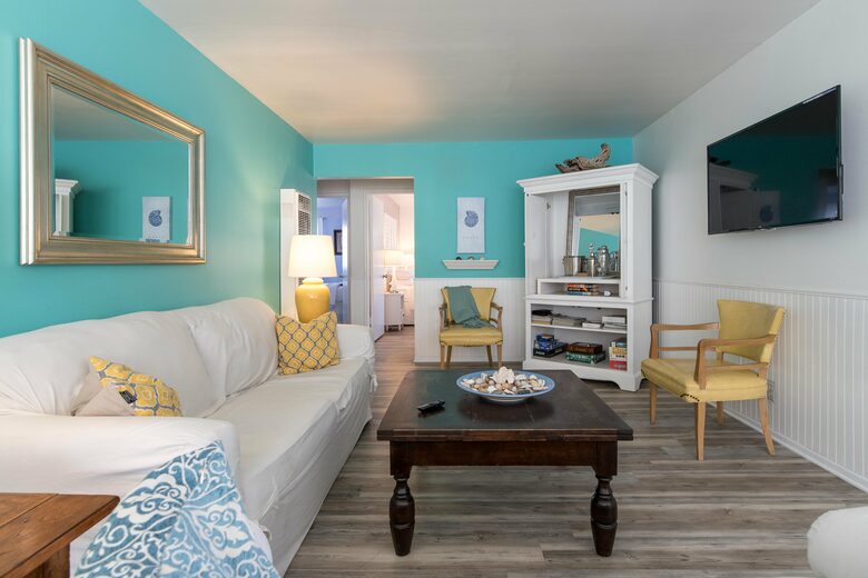 The Original Ventura Beach Cottage - Ventura, California