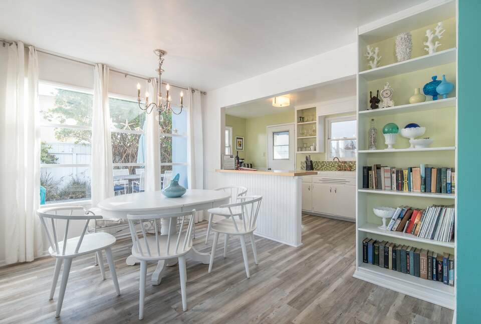 The Original Ventura Beach Cottage - Ventura, California