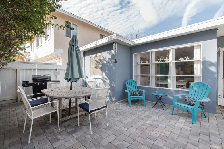 The Original Ventura Beach Cottage - Ventura, California