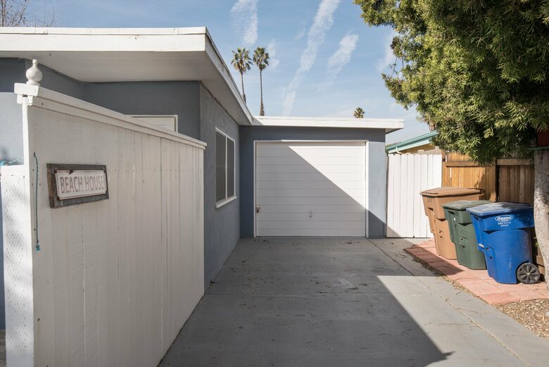 The Original Ventura Beach Cottage - Ventura, California