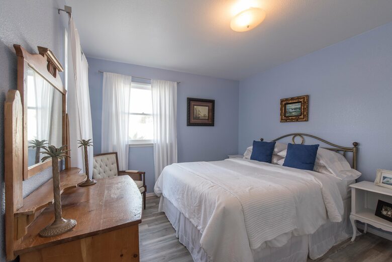 The Original Ventura Beach Cottage - Ventura, California