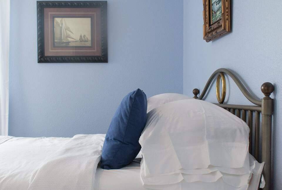 The Original Ventura Beach Cottage - Ventura, California