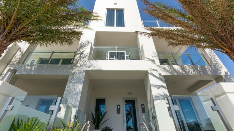 SkY255 - 4 Bedroom Townhouse - Lauderdale by the Sea, Florida