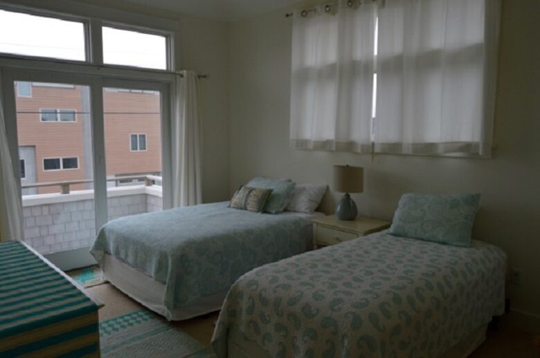 Lovely Loveladies - Long Beach Island, New Jersey