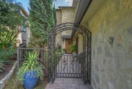 Horseshoe Bay Luxury Lakehouse - La Mansion - Horseshoe Bay, Texas