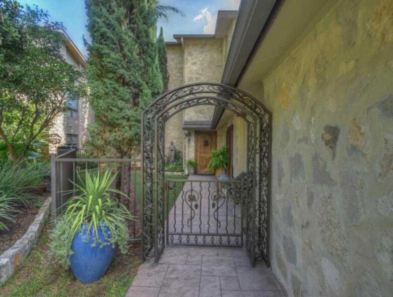 Horseshoe Bay Luxury Lakehouse - La Mansion - Horseshoe Bay, Texas