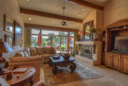 Horseshoe Bay Luxury Lakehouse - La Mansion - Horseshoe Bay, Texas