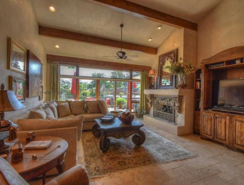 Horseshoe Bay Luxury Lakehouse - La Mansion - Horseshoe Bay, Texas