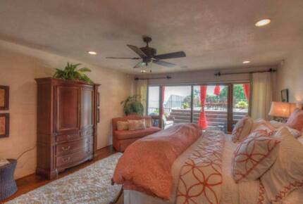 Horseshoe Bay Luxury Lakehouse - La Mansion - Horseshoe Bay, Texas