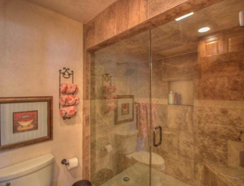 Horseshoe Bay Luxury Lakehouse - La Mansion - Horseshoe Bay, Texas