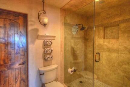 Horseshoe Bay Luxury Lakehouse - La Mansion - Horseshoe Bay, Texas