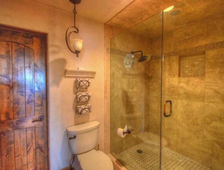 Horseshoe Bay Luxury Lakehouse - La Mansion - Horseshoe Bay, Texas