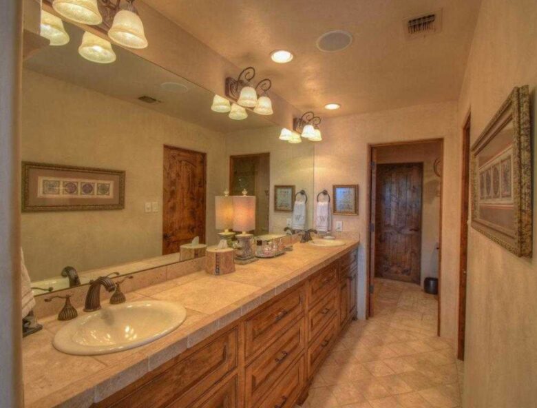 Horseshoe Bay Luxury Lakehouse - La Mansion - Horseshoe Bay, Texas