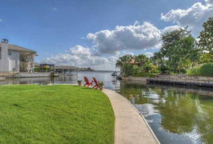 Horseshoe Bay Luxury Lakehouse - La Mansion - Horseshoe Bay, Texas