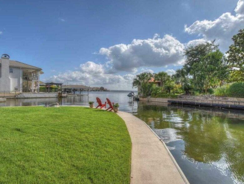 Horseshoe Bay Luxury Lakehouse - La Mansion - Horseshoe Bay, Texas