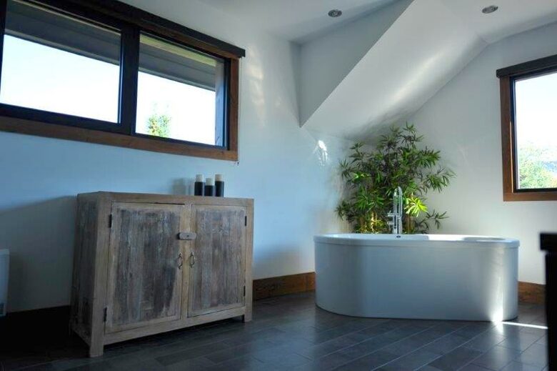 Luxury on the River - Lac Supérieur, Canada