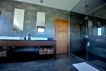 Luxury on the River - Lac Supérieur, Canada