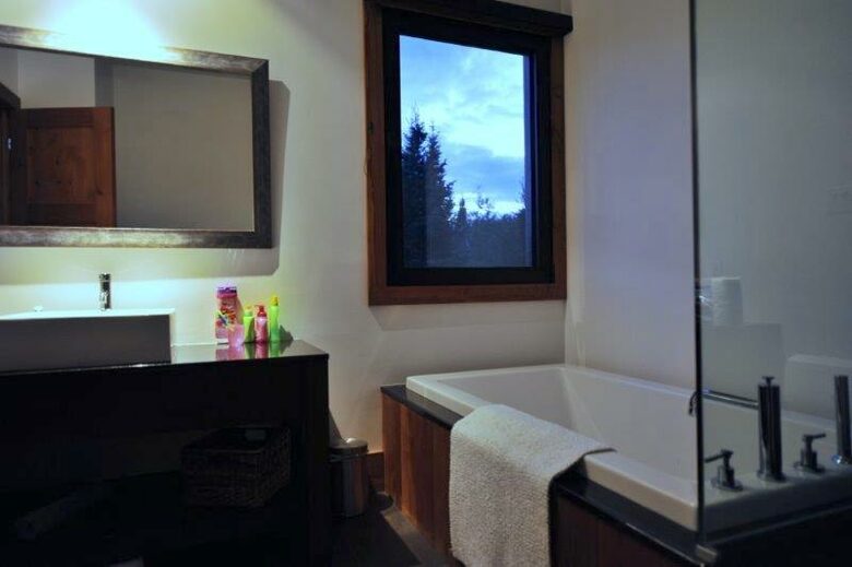 Luxury on the River - Lac Supérieur, Canada