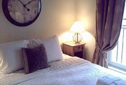 Rue de Seine - Paris, France