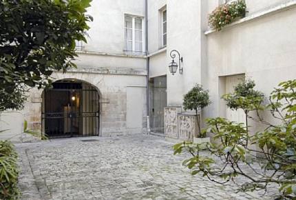 Rue de Seine - Paris, France