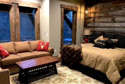 Rustic Luxury Lake House - Lake Keowee, South Carolina