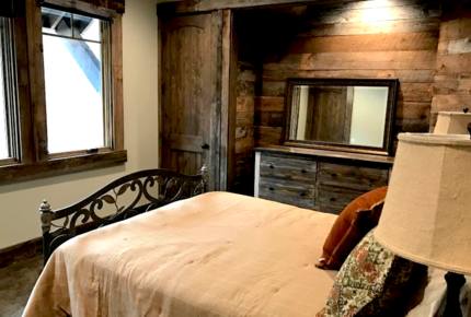 Rustic Luxury Lake House - Lake Keowee, South Carolina