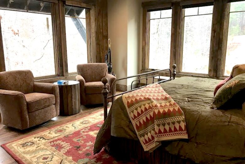 Rustic Luxury Lake House - Lake Keowee, South Carolina