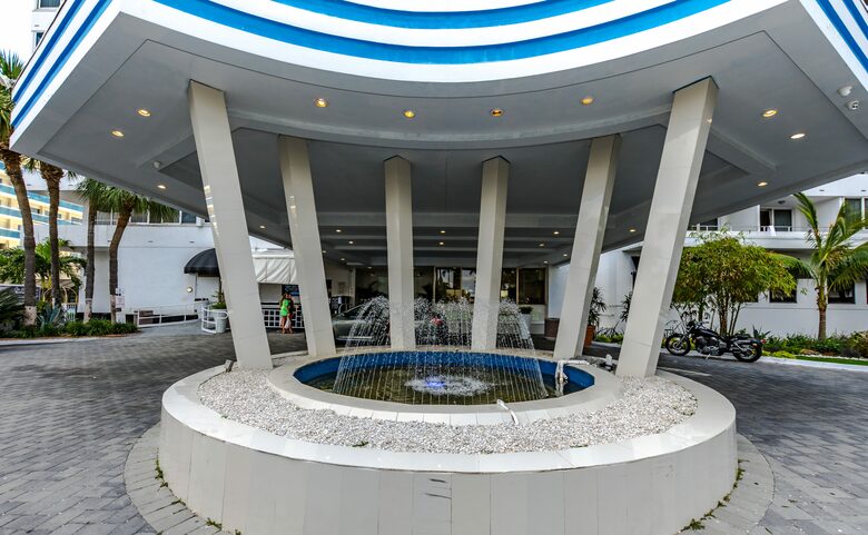 Ocean Manor Beach Condo - Fort Lauderdale, Florida