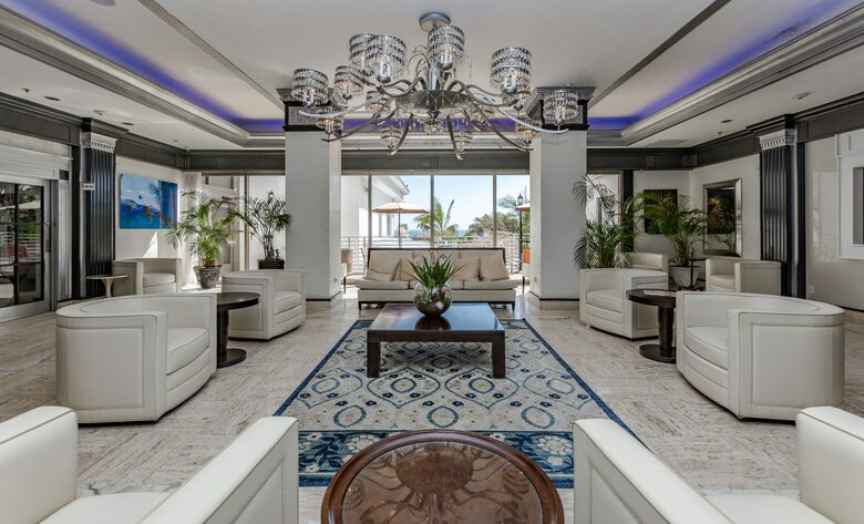 Ocean Manor Beach Condo - Fort Lauderdale, Florida