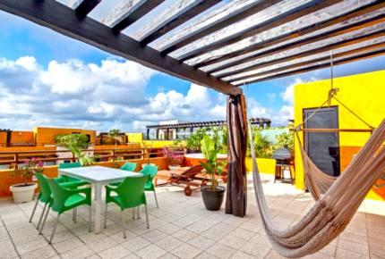 Happiness at Lunada - Playa del Carmen, Mexico