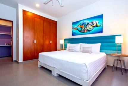 Happiness at Lunada - Playa del Carmen, Mexico