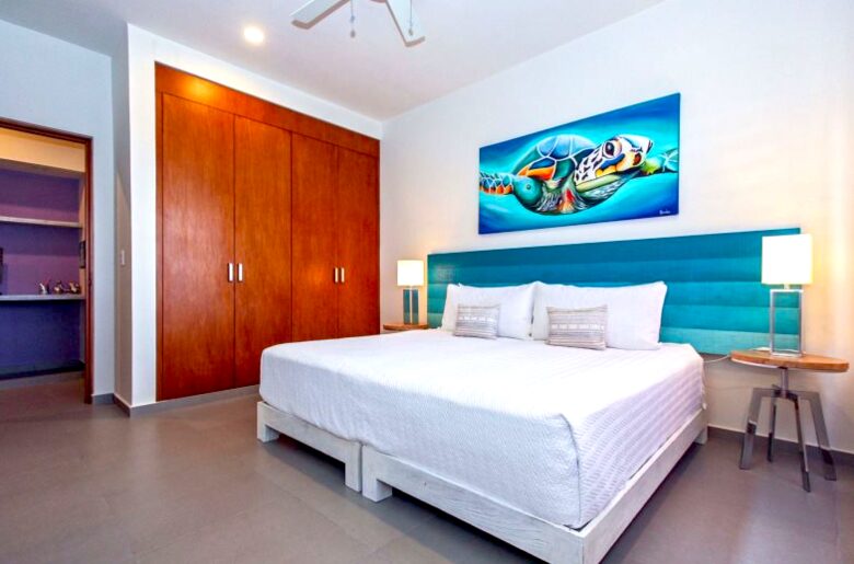 Happiness at Lunada - Playa del Carmen, Mexico