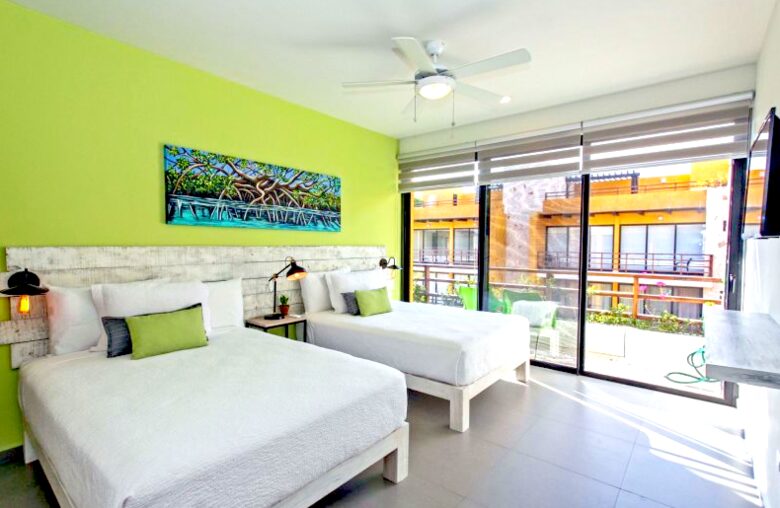 Happiness at Lunada - Playa del Carmen, Mexico