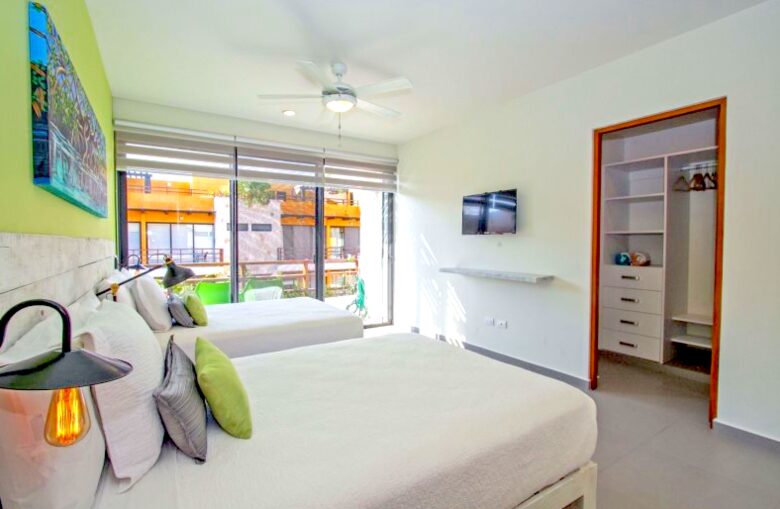 Happiness at Lunada - Playa del Carmen, Mexico