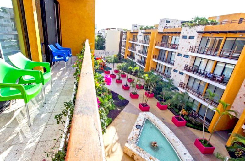 Happiness at Lunada - Playa del Carmen, Mexico